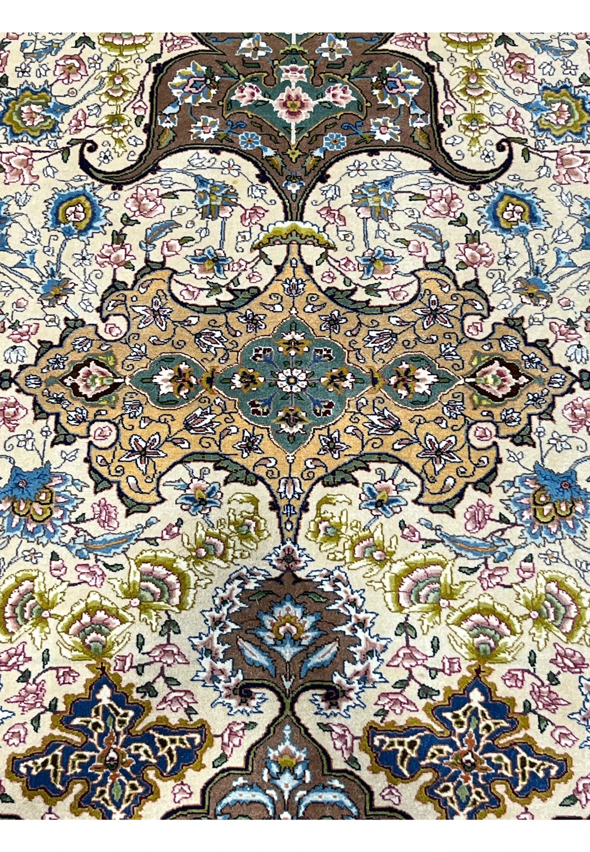 Hand-Knotted Sovereign Heritage Grand Medallion Luxury Wool Rug