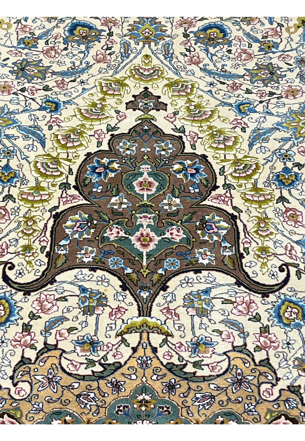 Hand-Knotted Sovereign Heritage Grand Medallion Luxury Wool Rug