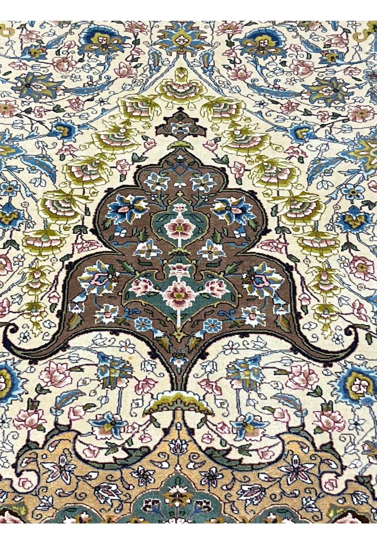 Hand-Knotted Sovereign Heritage Grand Medallion Luxury Wool Rug