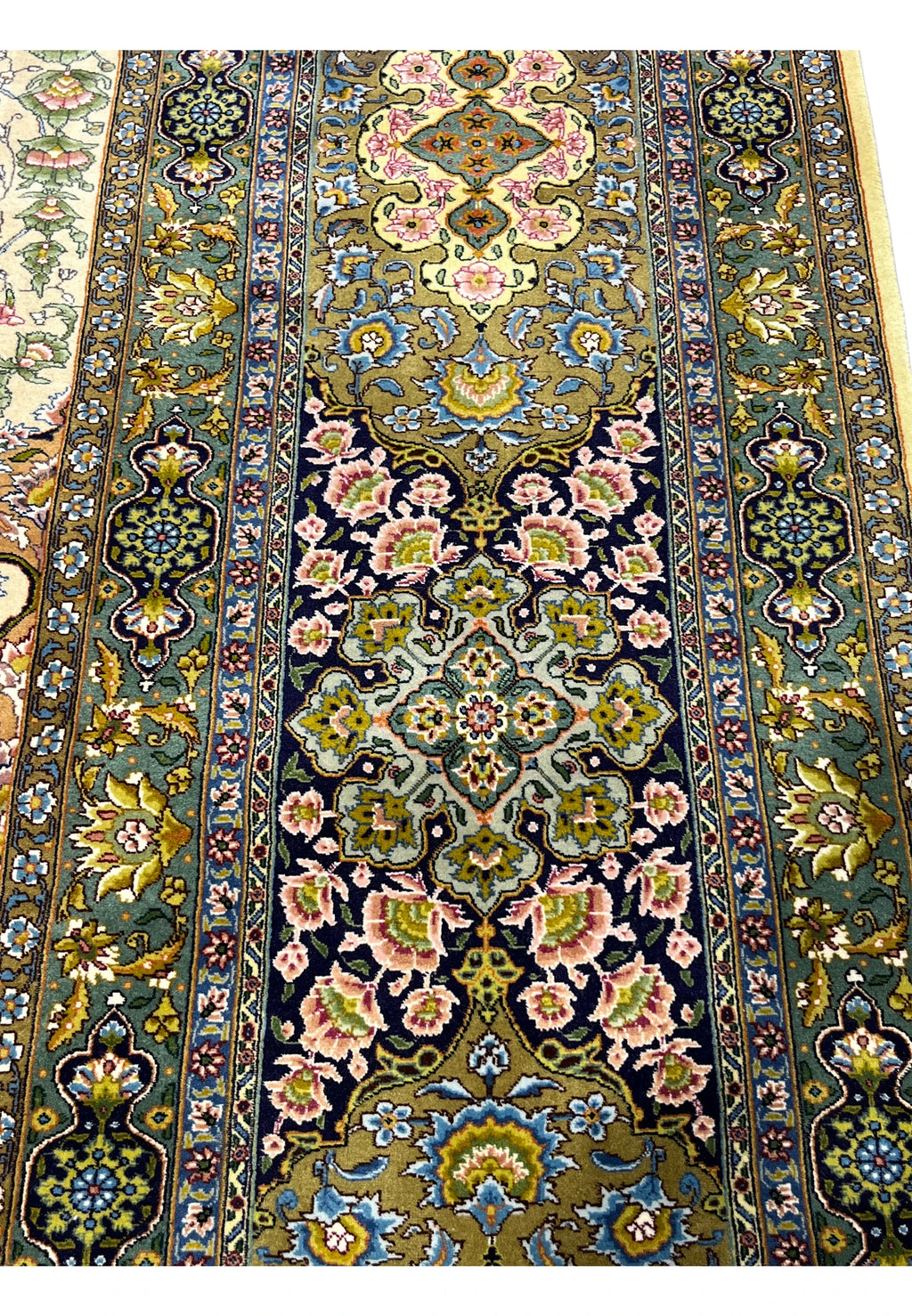 Hand-Knotted Sovereign Heritage Grand Medallion Luxury Wool Rug