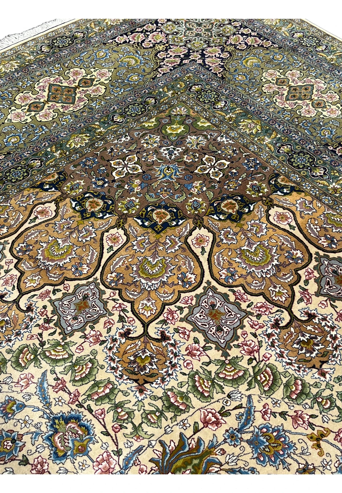 Hand-Knotted Sovereign Heritage Grand Medallion Luxury Wool Rug