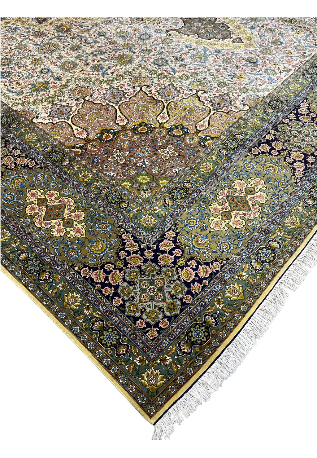 Hand-Knotted Sovereign Heritage Grand Medallion Luxury Wool Rug