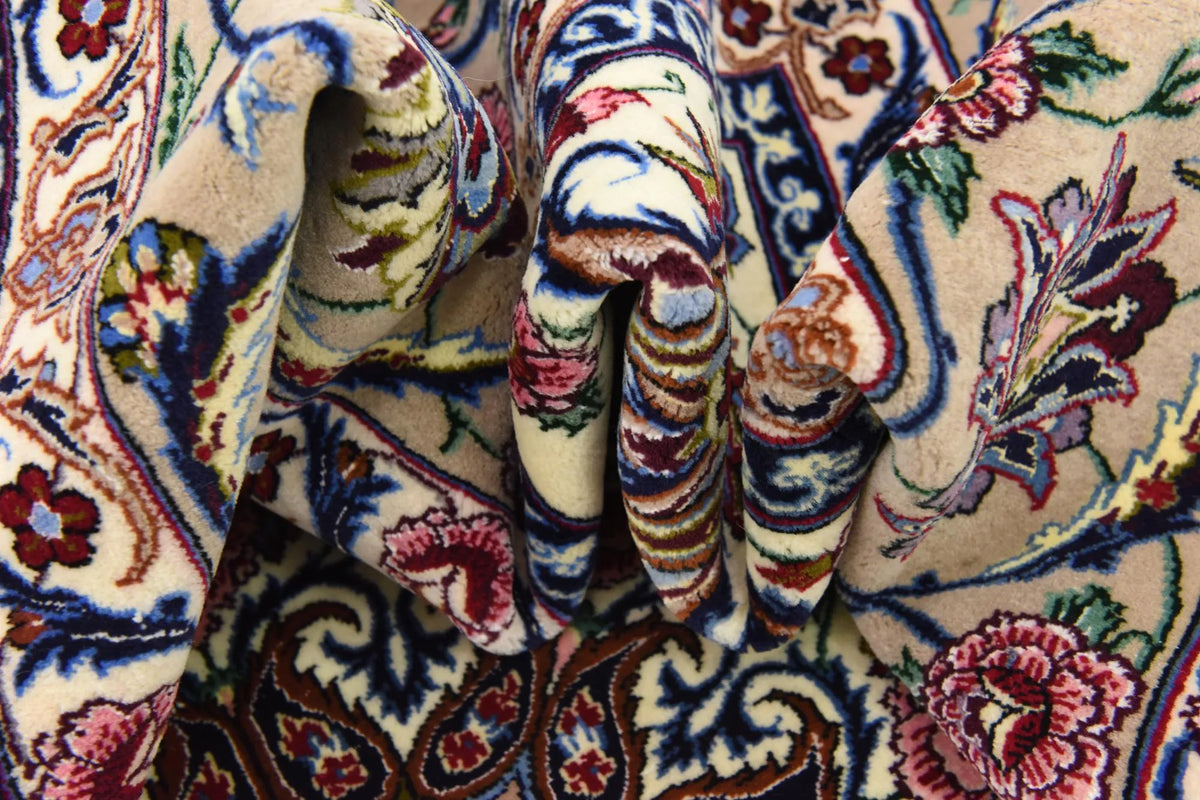 Signature Isfahan Ivory Rosette Wool Rug