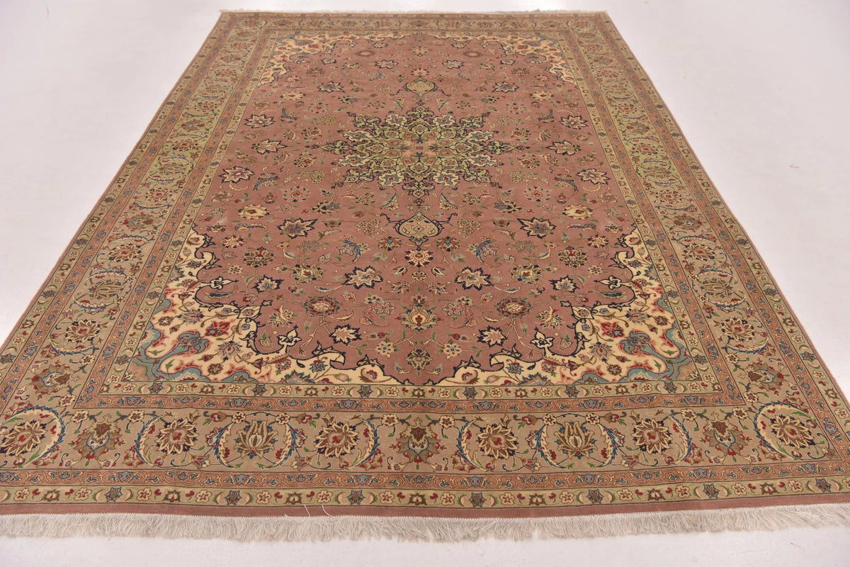 Royal Kashan Dusky Rose Wool Rug