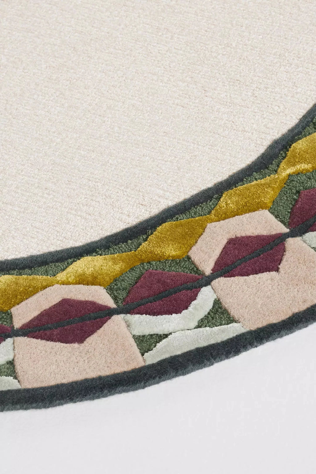 Ivory Artistic Border Oval Rug