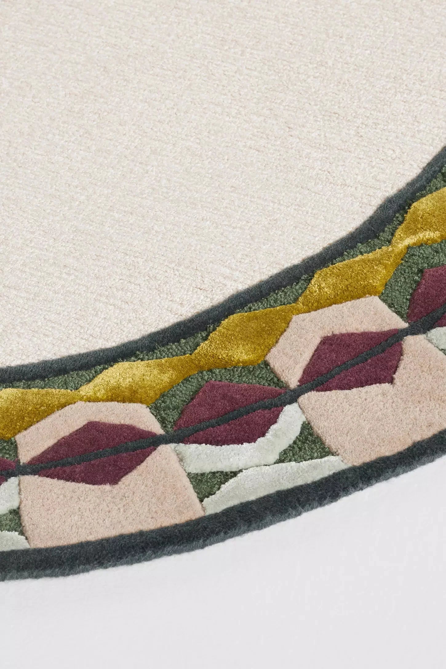 Ivory Artistic Border Oval Rug
