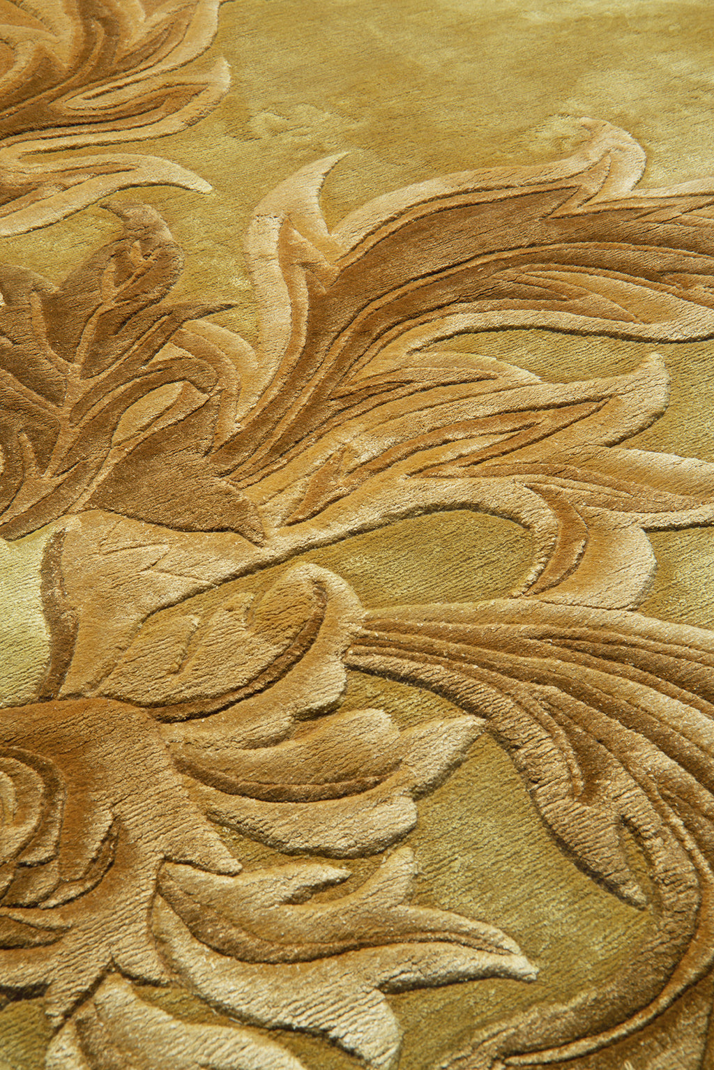 Regal Arabesque Silk Viscose Rug