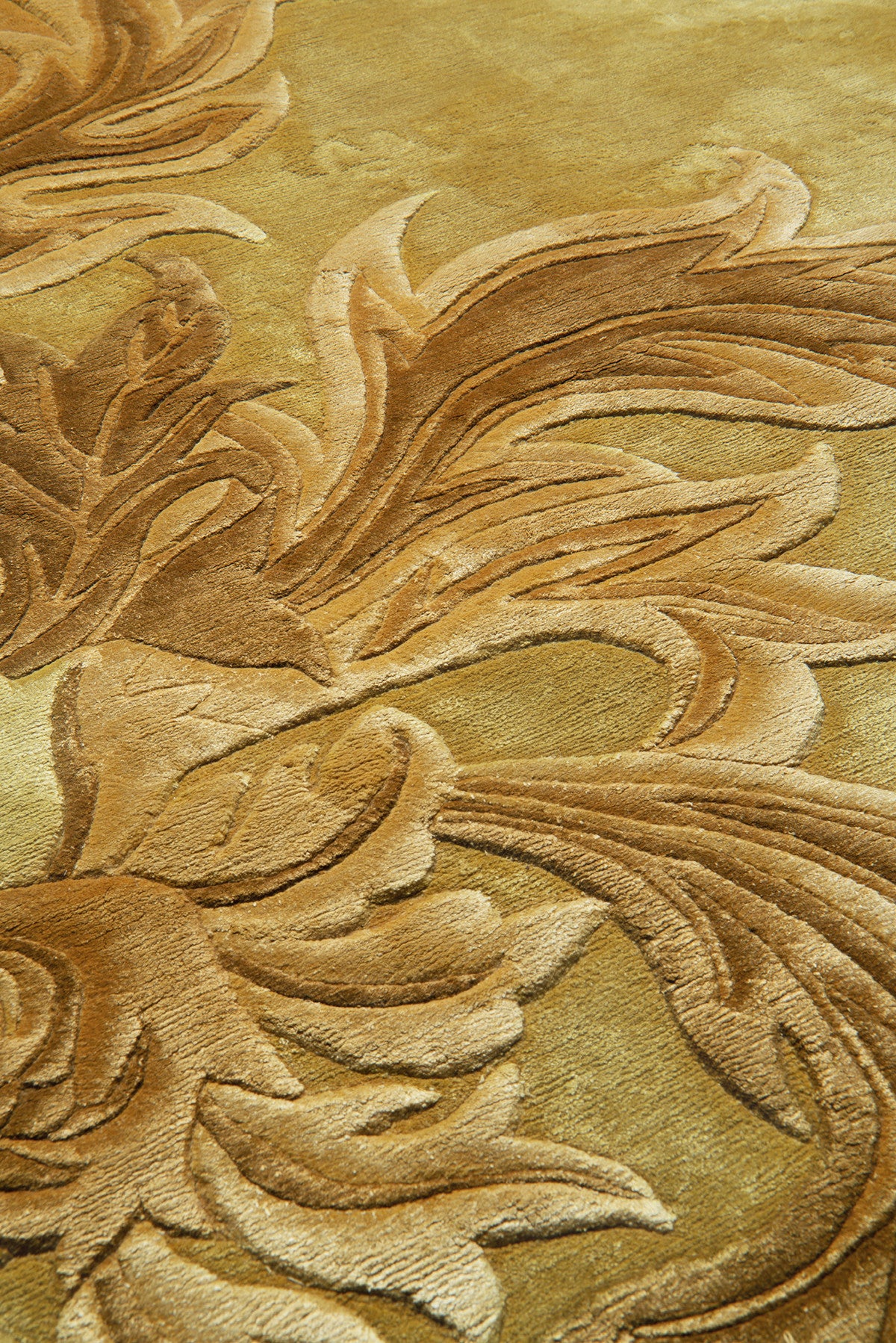 Regal Arabesque Silk Viscose Rug