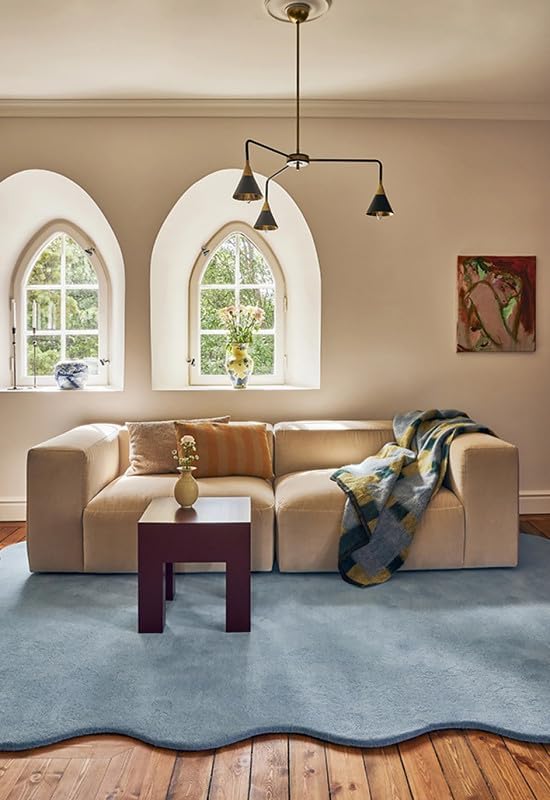 Unique scalloped edge design Hand Tufted Rug