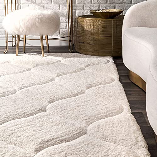 Minimalist Scallop Motif Rug