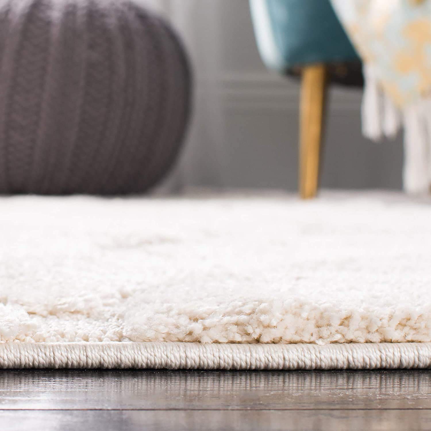 Ivory Floral Scroll Shaggy Carpet