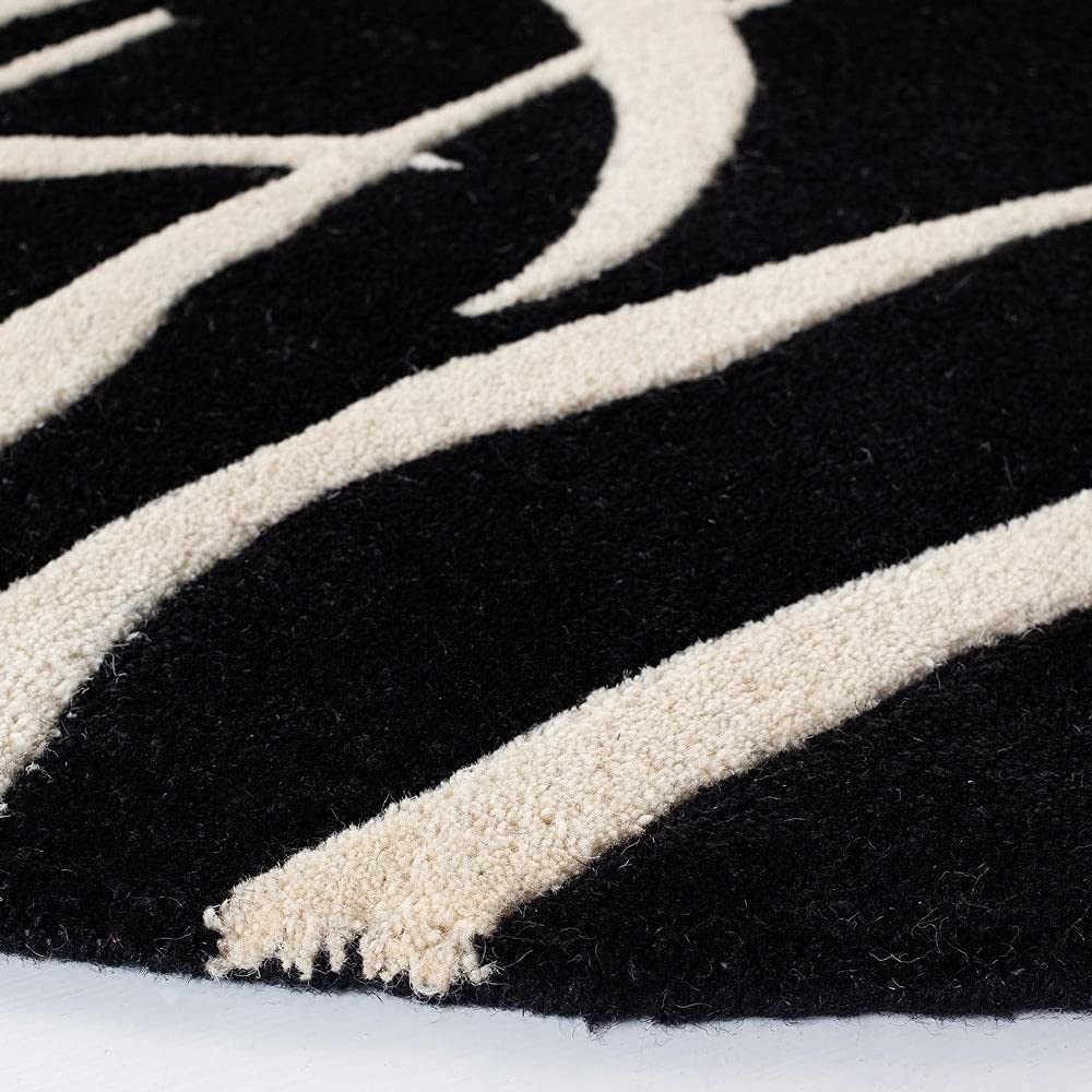 Black Tropical Leaf Round Carpet