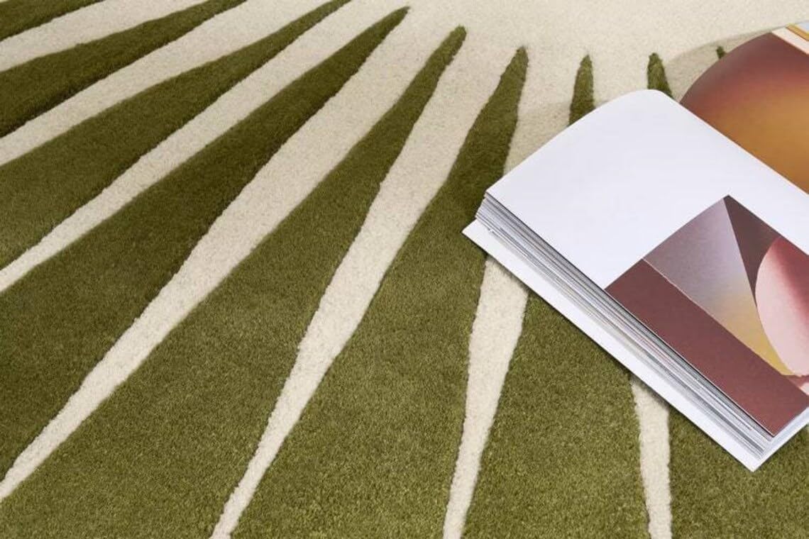 Green Sunray Pattern Round Carpet