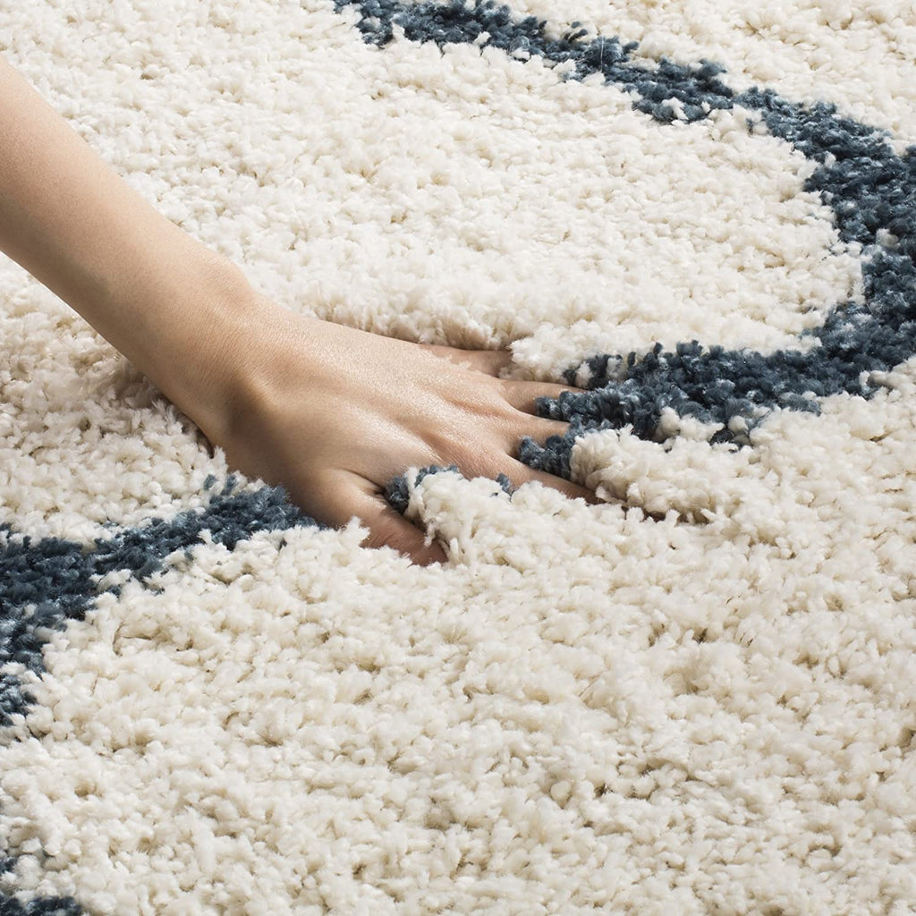 White Trellis Pattern Shaggy Carpet