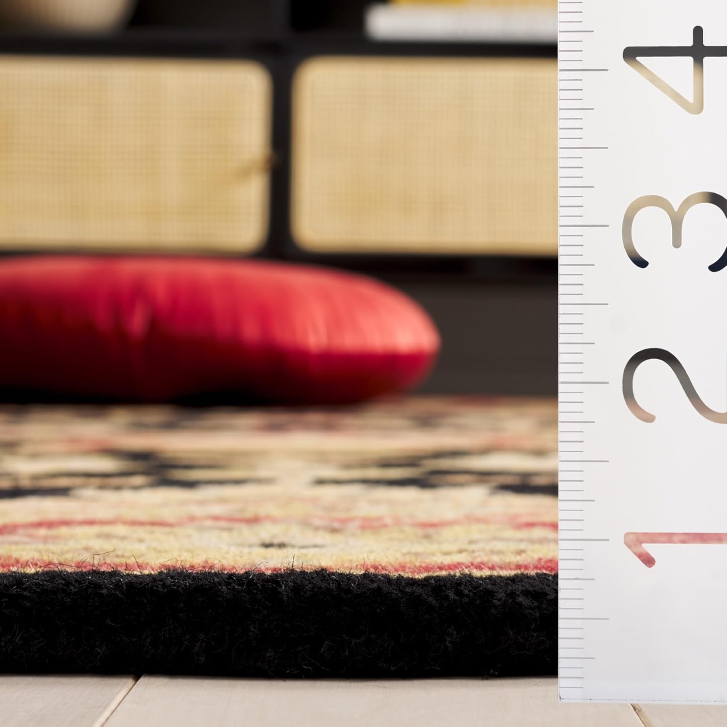 Export Quality Handmade Woollen Round Carpet – Timeless Floral Elegance