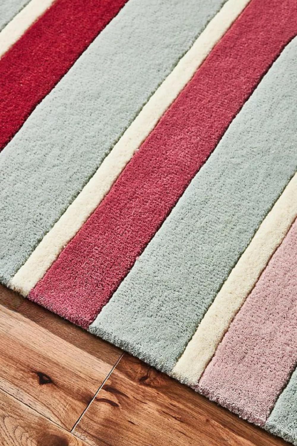 Handmade Tufted Oval Shape Carpet with Super Soft Woolen Carpet for Your Bedroom & Living Room