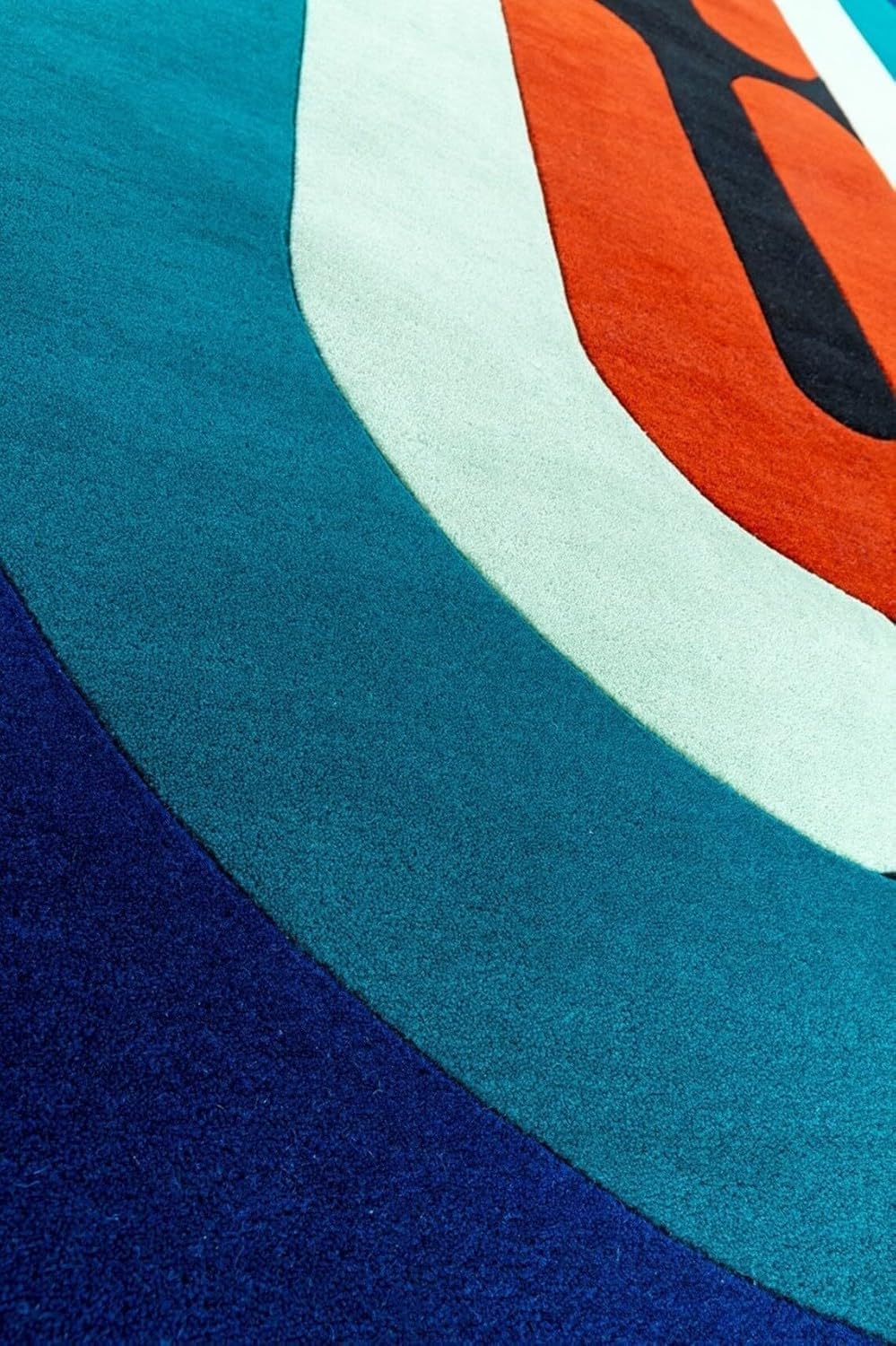 Handmade Tufted Oval Shape Carpet with Super Soft Woolen Carpet for Your Bedroom & Living Room