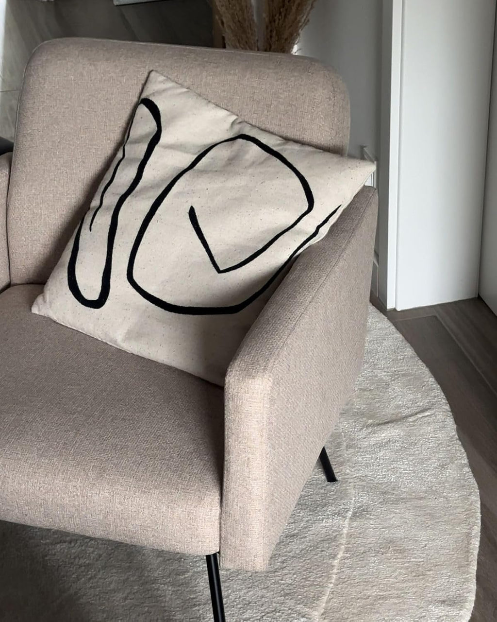 Alabaster Cream Curved Pebble Rug
