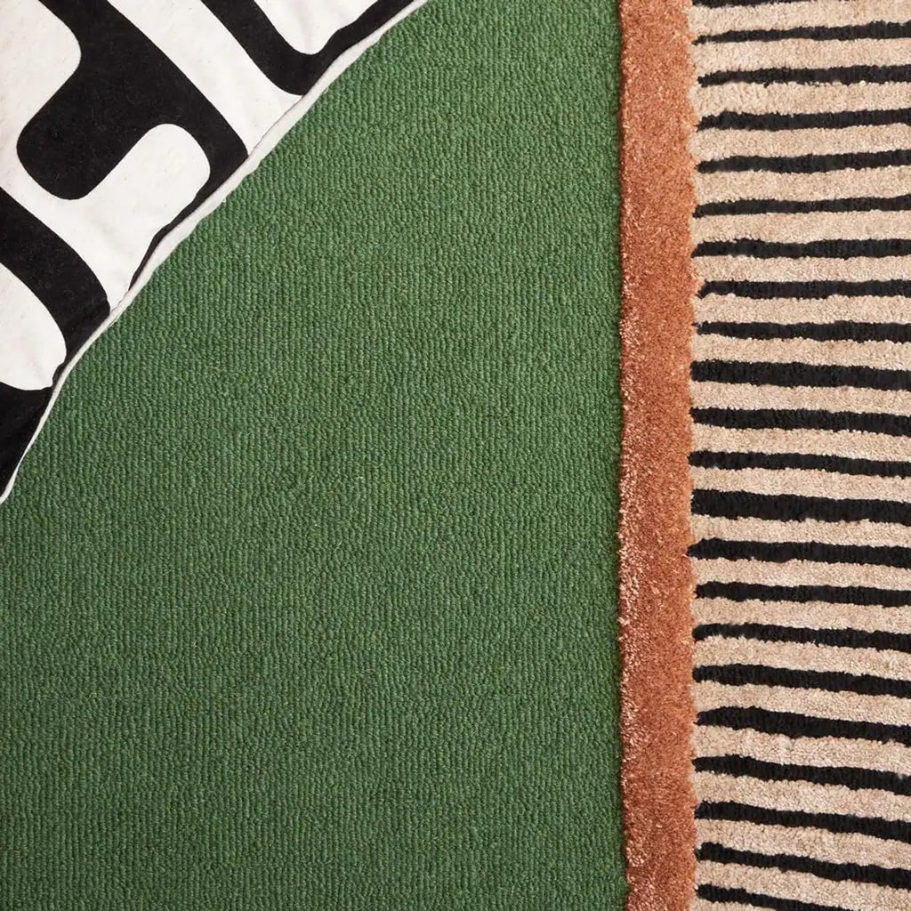 Abstract Oval Shape Border Pattern Rug