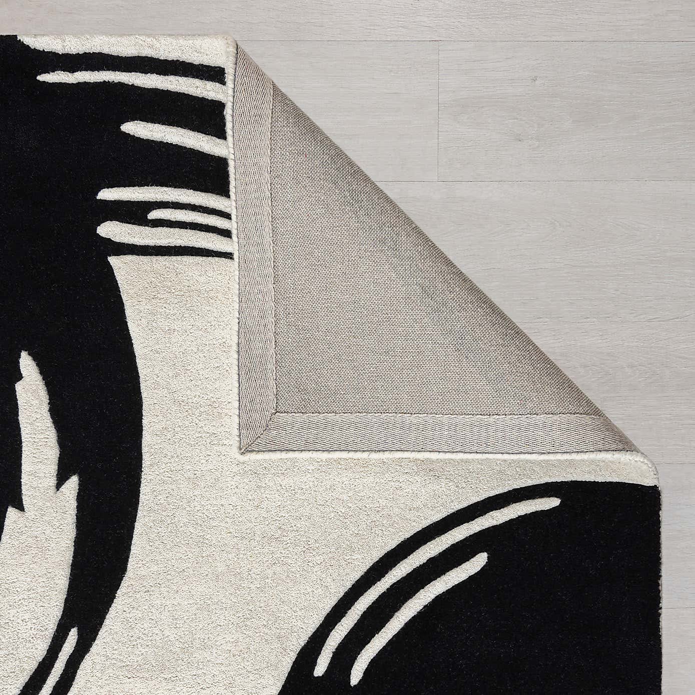 Minimalist Brushstroke Design Carpet