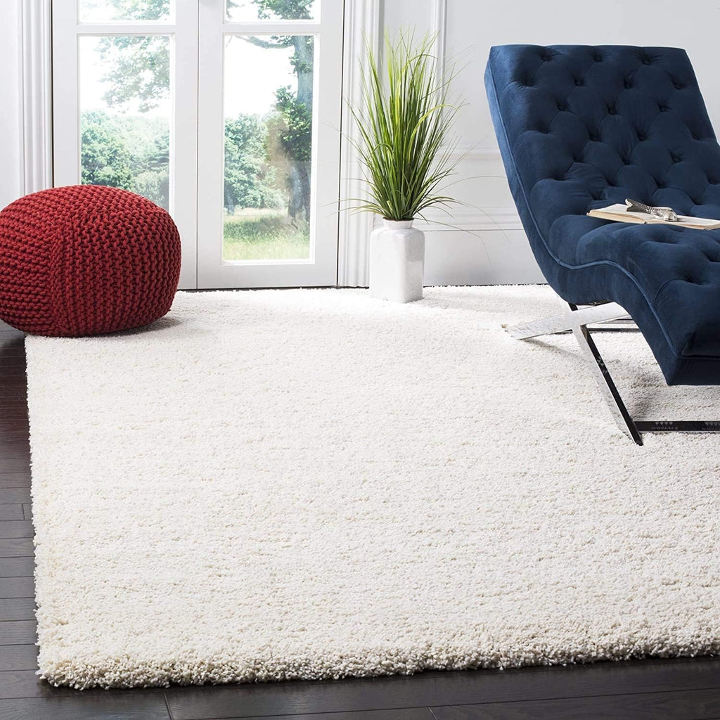 Elegant Ivory Modern Shaggy Carpet