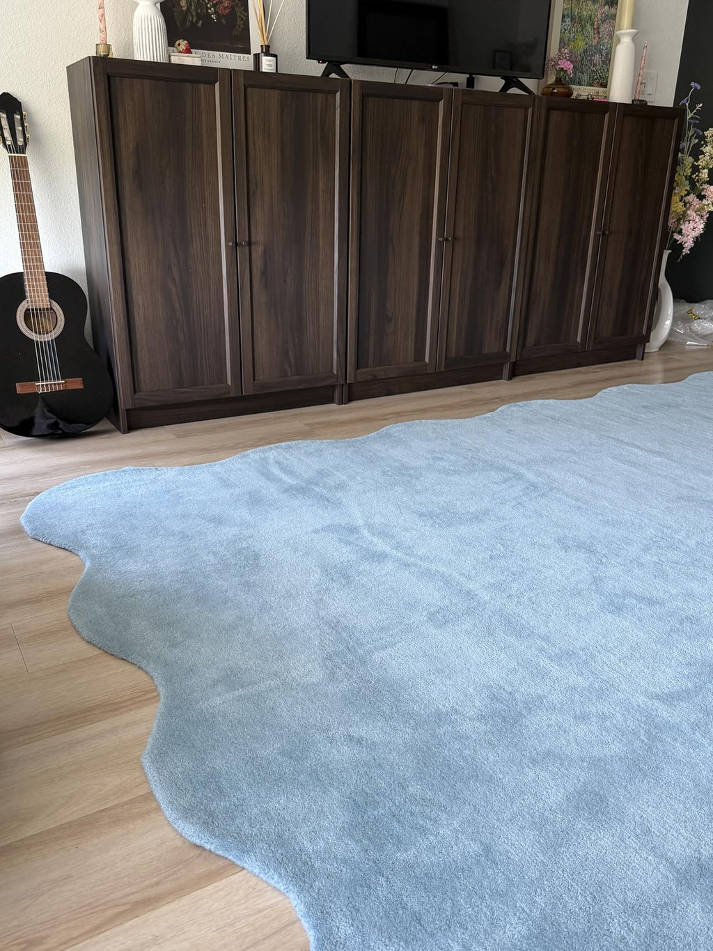 Soft Blue Wavy Edge Solid Rug