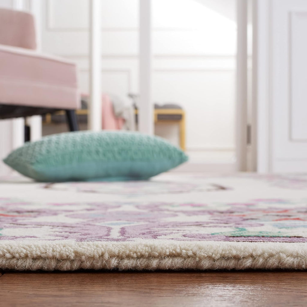 Sophisticated Floral Medallion Ivory Carpet