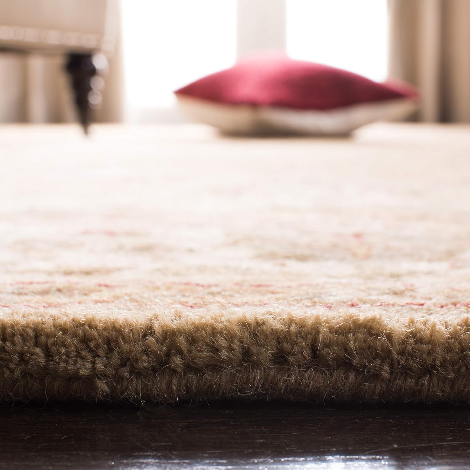 Export Quality Handmade Woollen Round Carpet – Timeless Floral Elegance