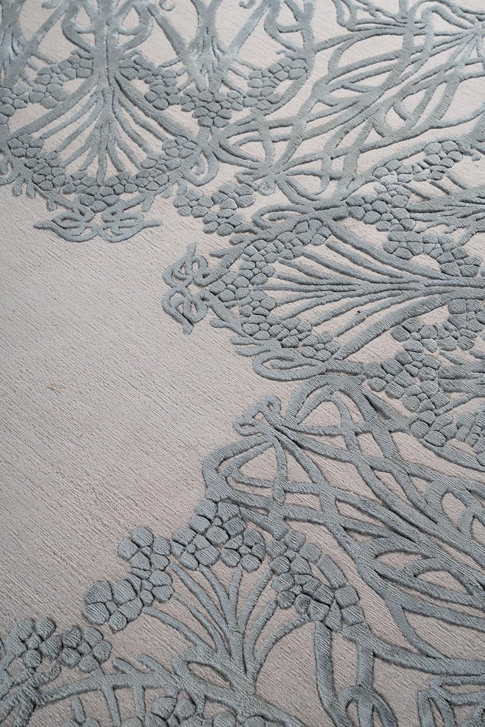 Silver Classic Pattern Wool & Viscose Carpet