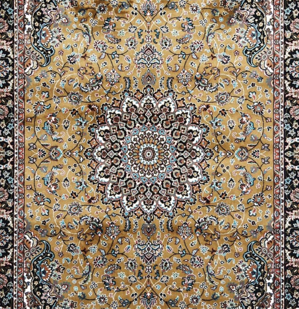 Traditional Vintage Area Rug with Black Border