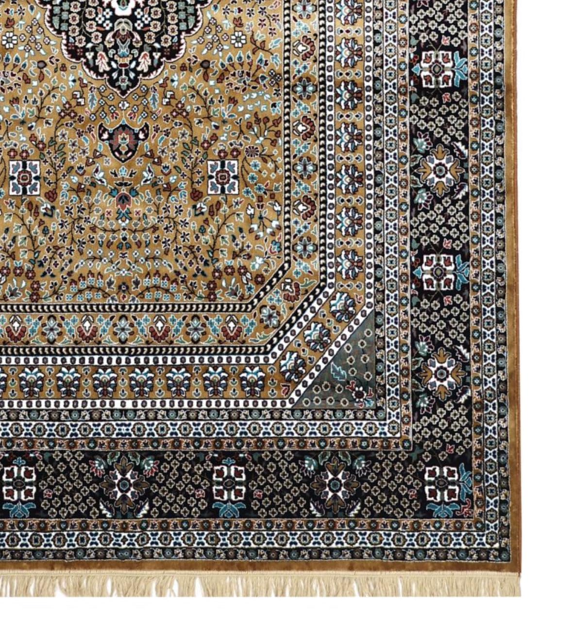 Ornate Vintage Floral Medallion Carpet in Radiant Gold