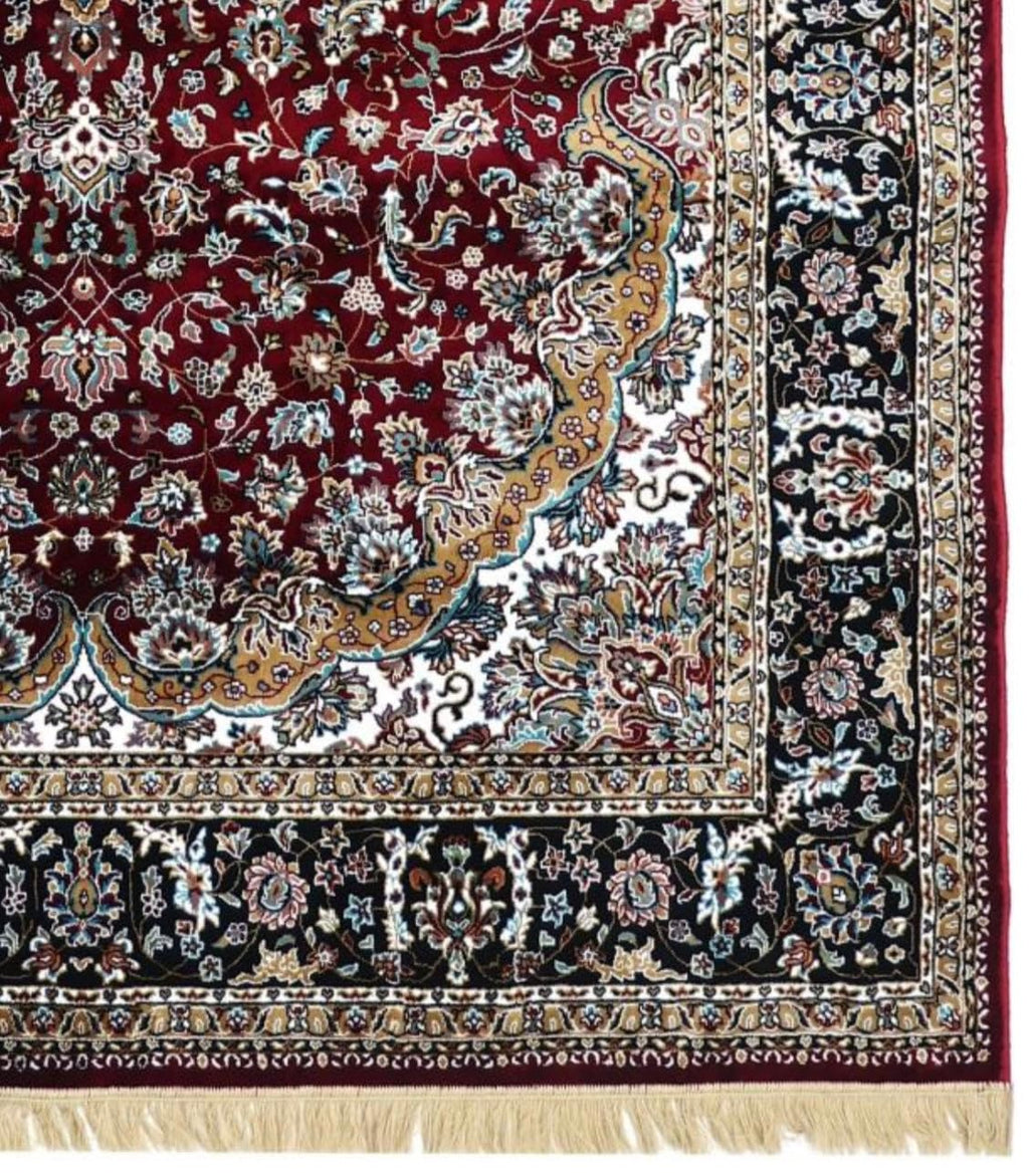 Traditional Medallion Carpet with Rich Ornate Border