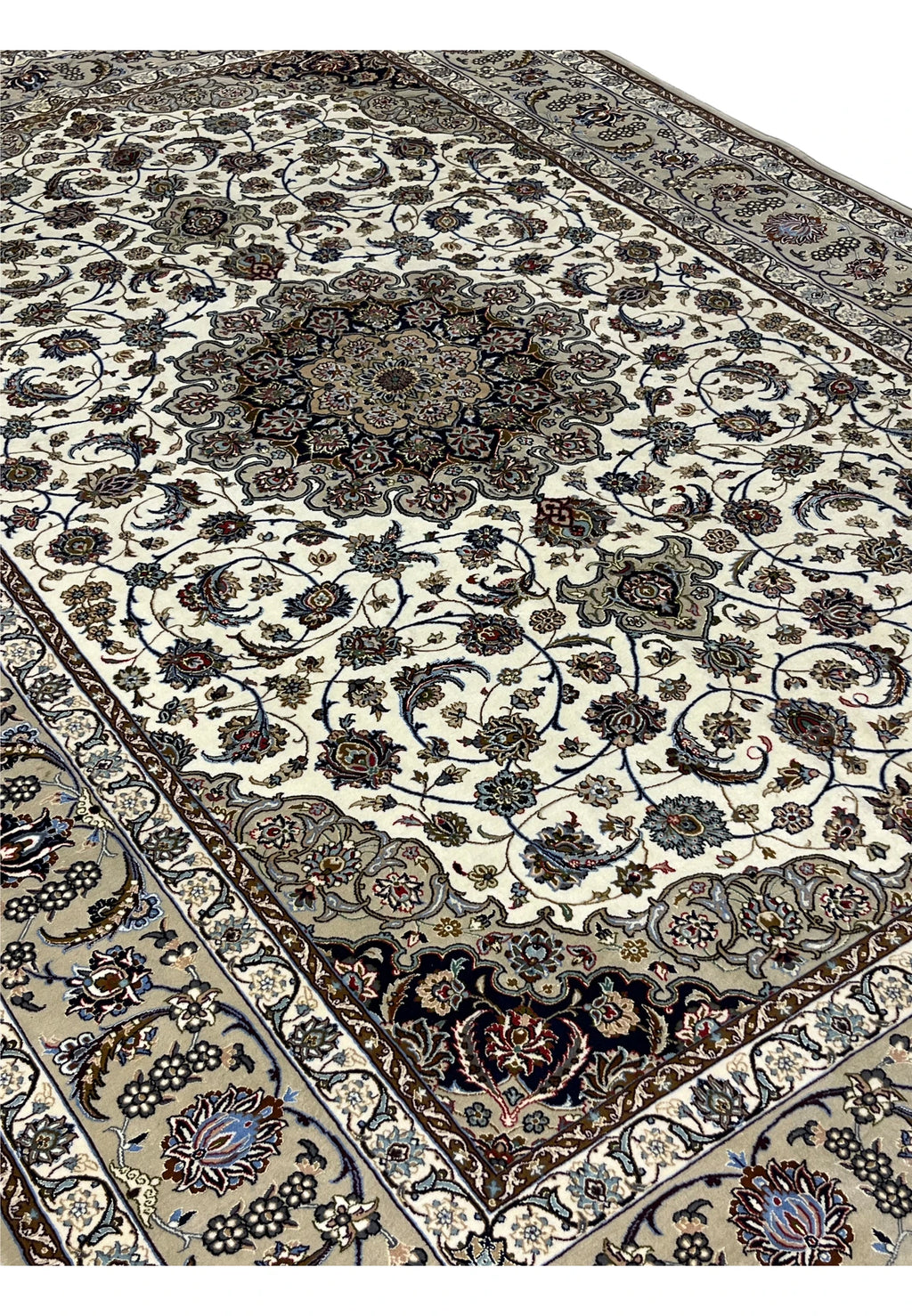 Hand Knotted Persian Isfahan Wool and Silk Medallion Rug
