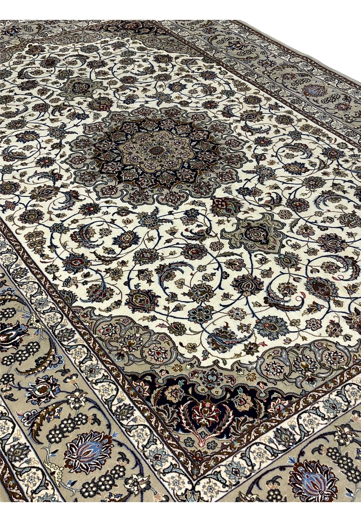 Hand Knotted Persian Isfahan Wool and Silk Medallion Rug