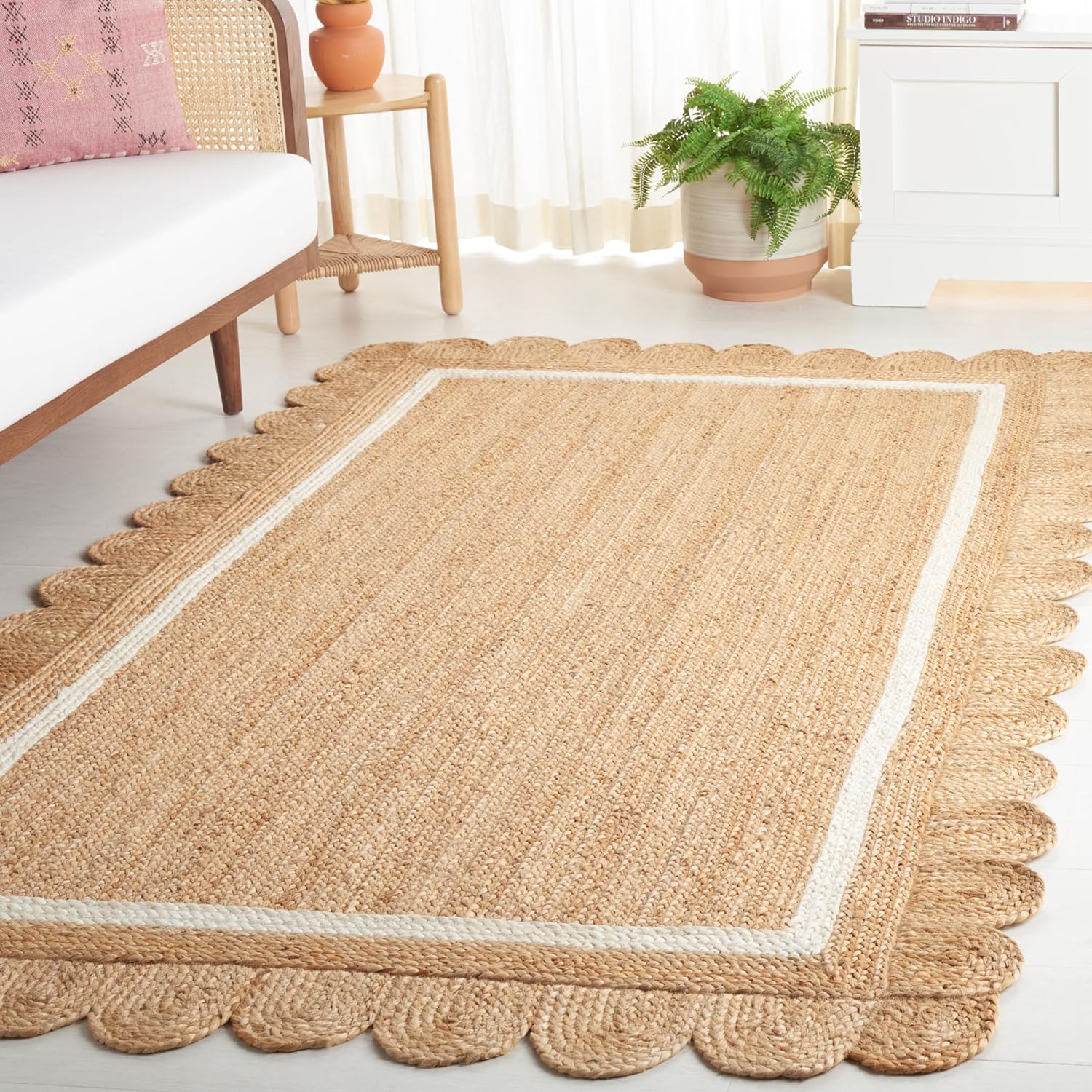 Scallop Edge Jute Rug