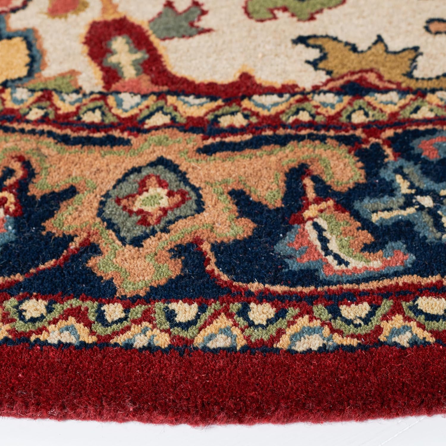 Export Quality Handmade Woollen Round Carpet – Timeless Floral Elegance