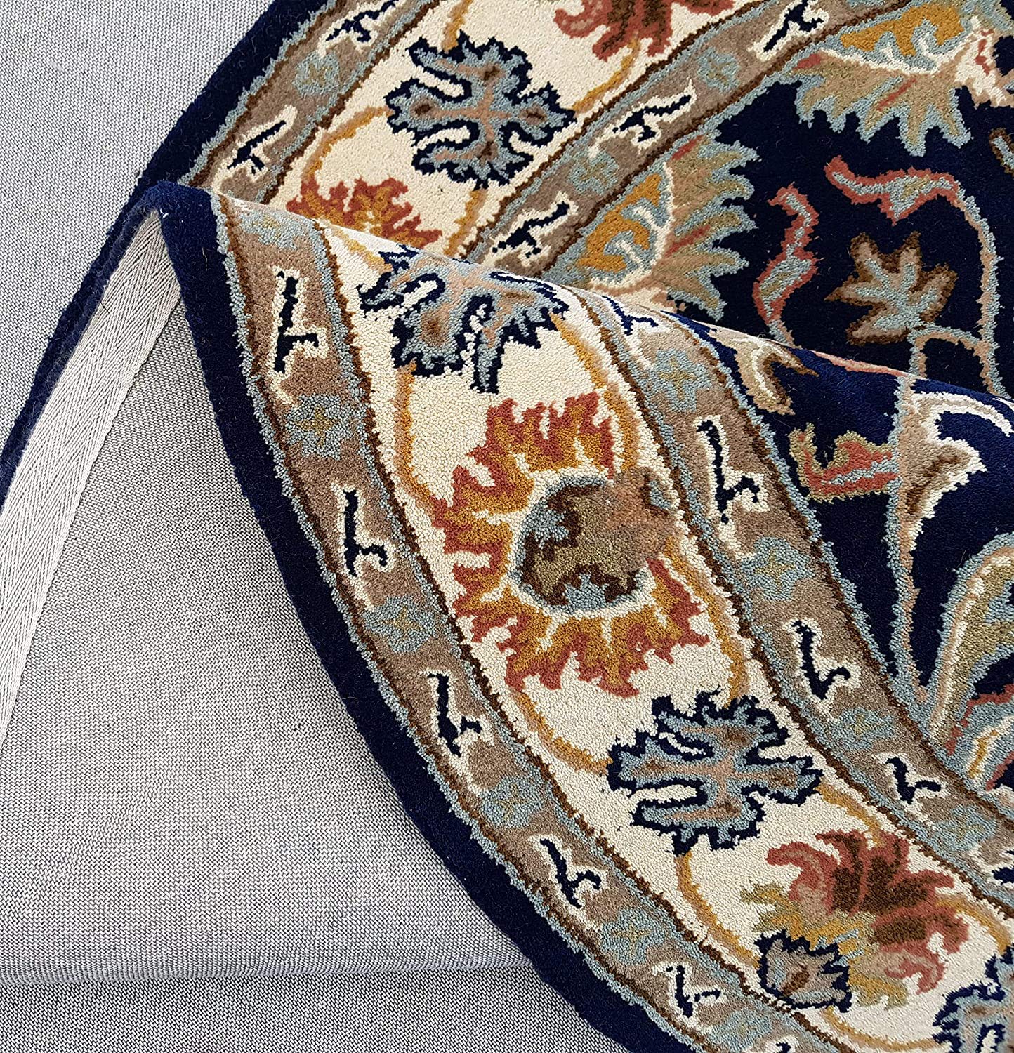 Export Quality Handmade Floral Woollen Round Carpet for Living Room