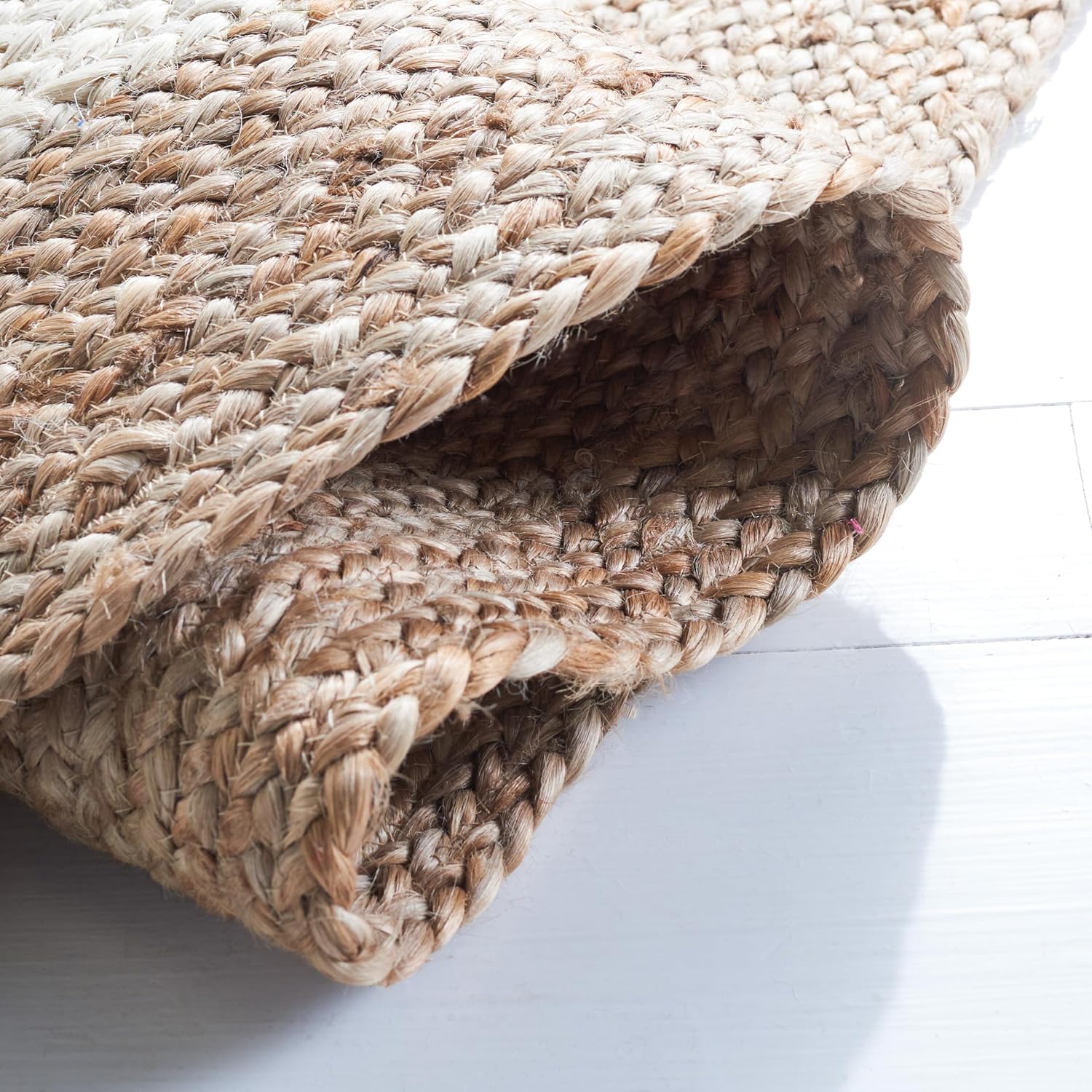 Minimalist Round Jute Carpet