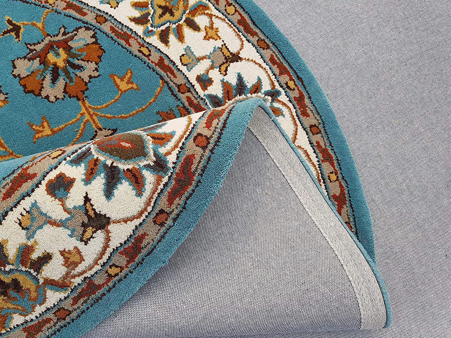 Export Quality Handmade Floral Woollen Round Carpet for Living Room