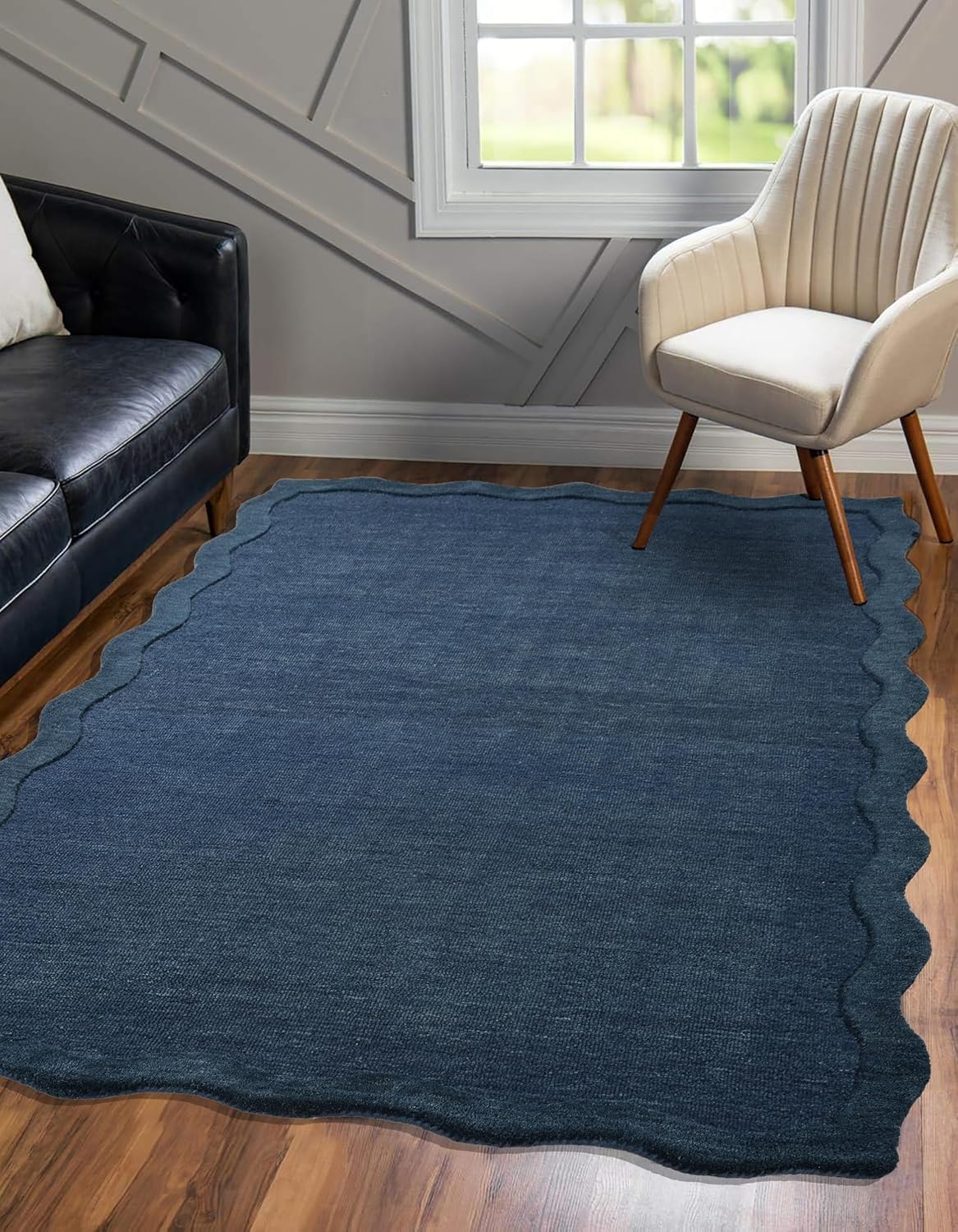 Elegant Navy Blue Scallop Edge Carpet