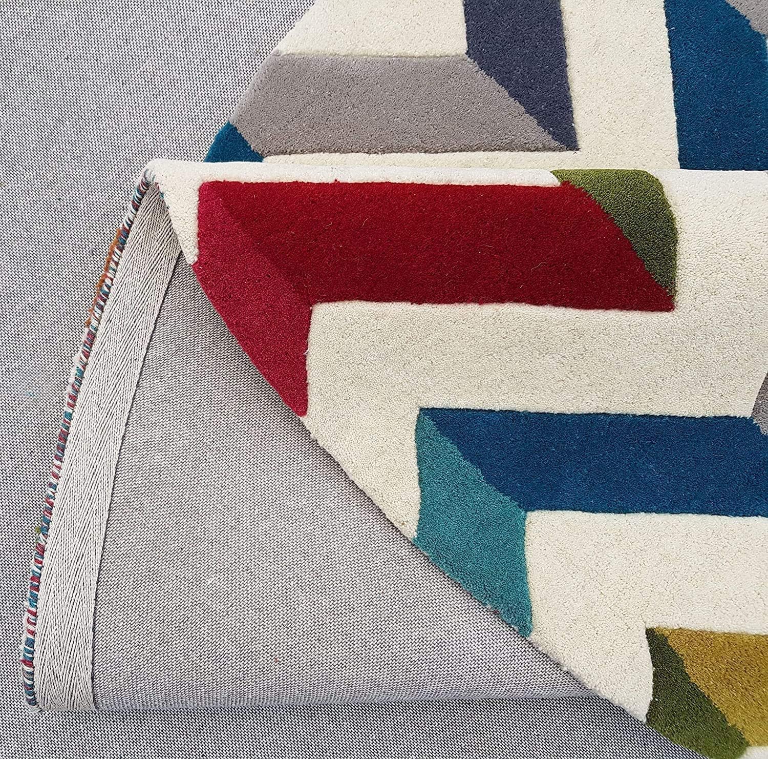 Export Quality Handmade Woollen Round Carpet – Elegant Living Room Floor Rug