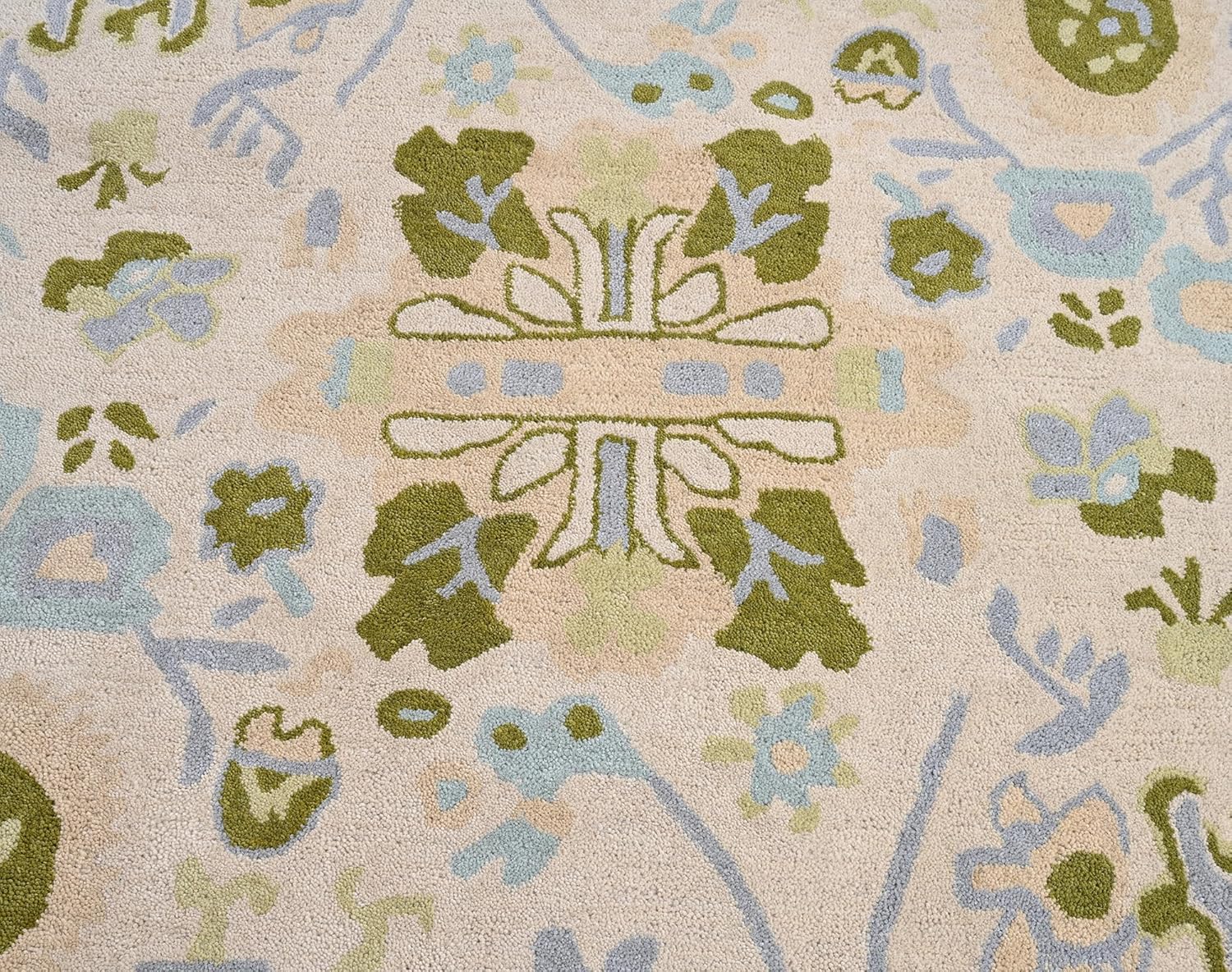 Ivory & Green Artistic Floral Area Rug