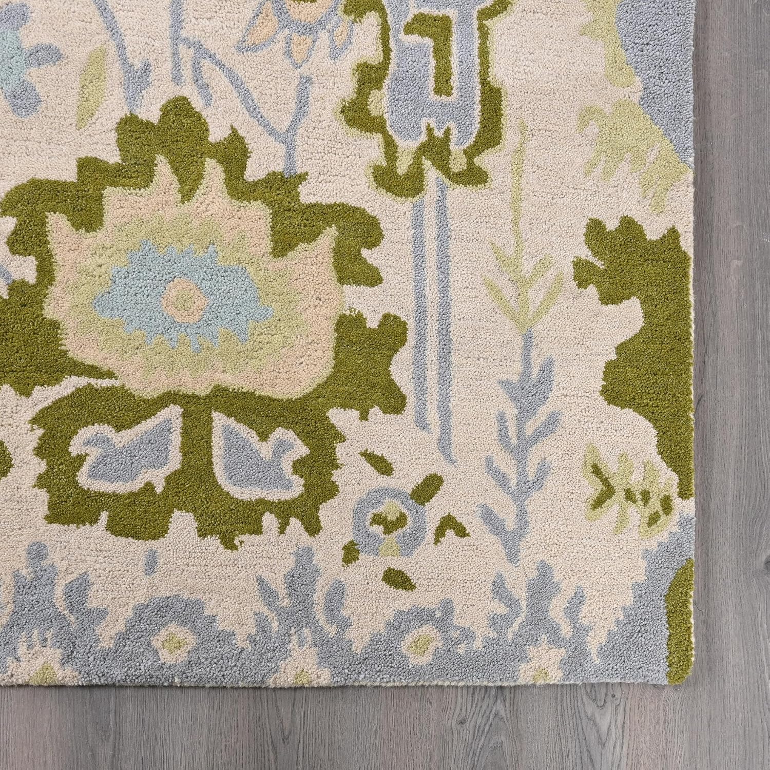 Ivory & Green Artistic Floral Area Rug