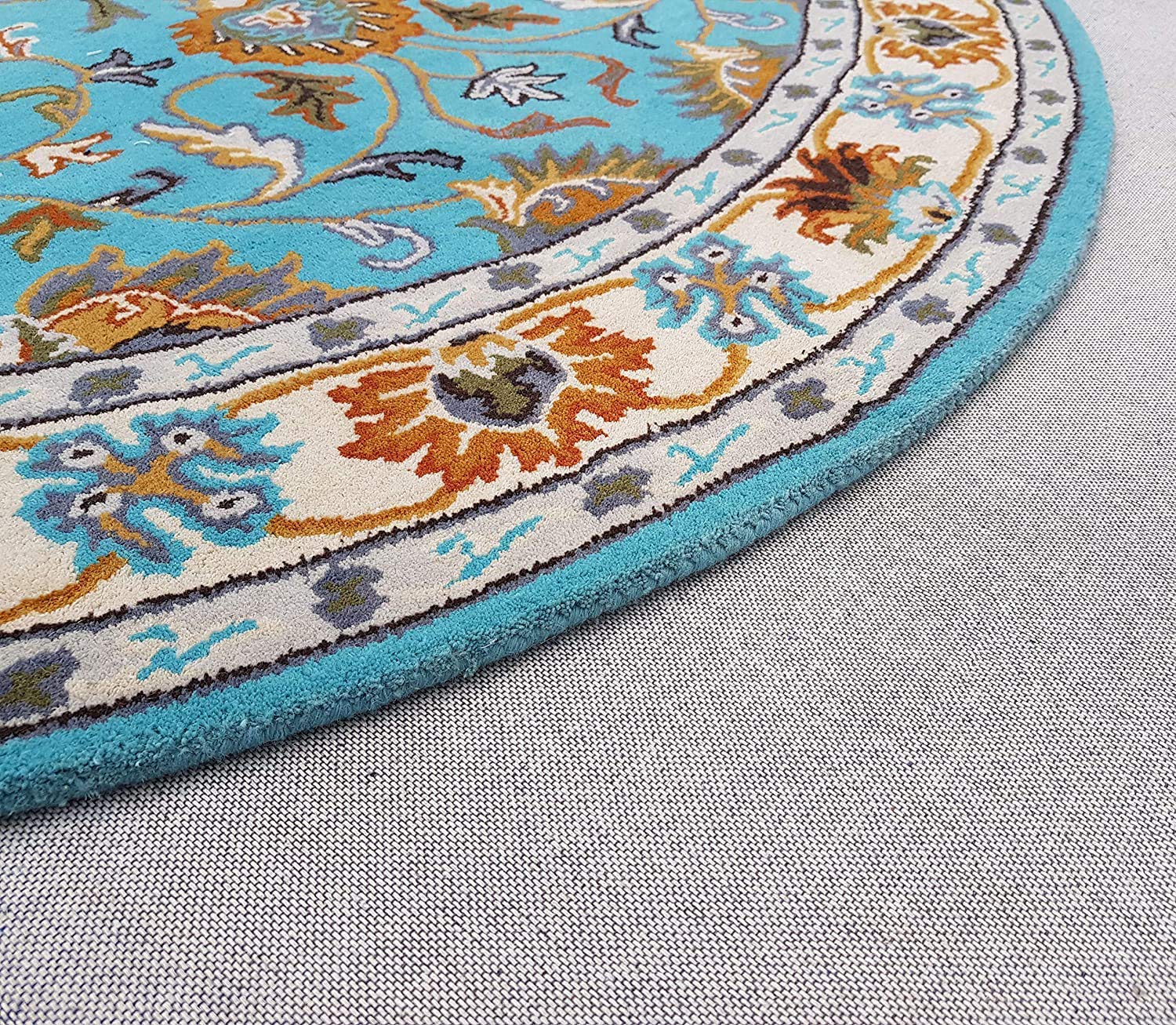 Export Quality Handmade Floral Woollen Round Carpet for Living Room