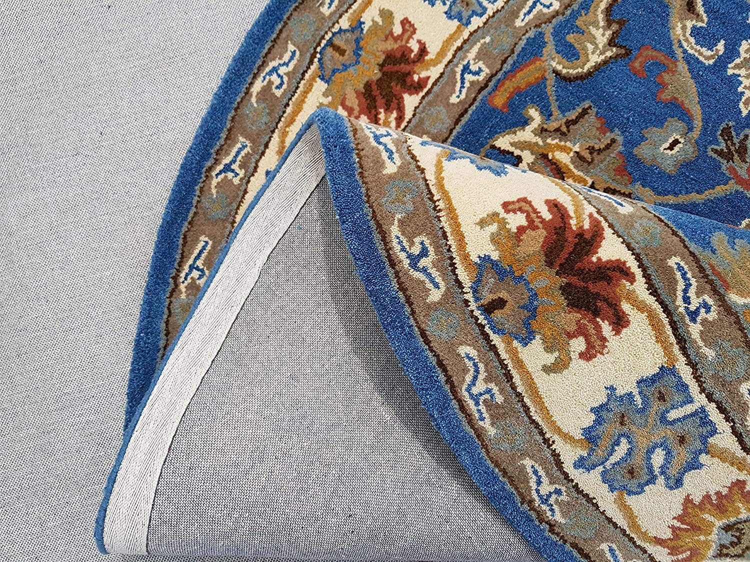 Export Quality Handmade Floral Woollen Round Carpet for Living Room