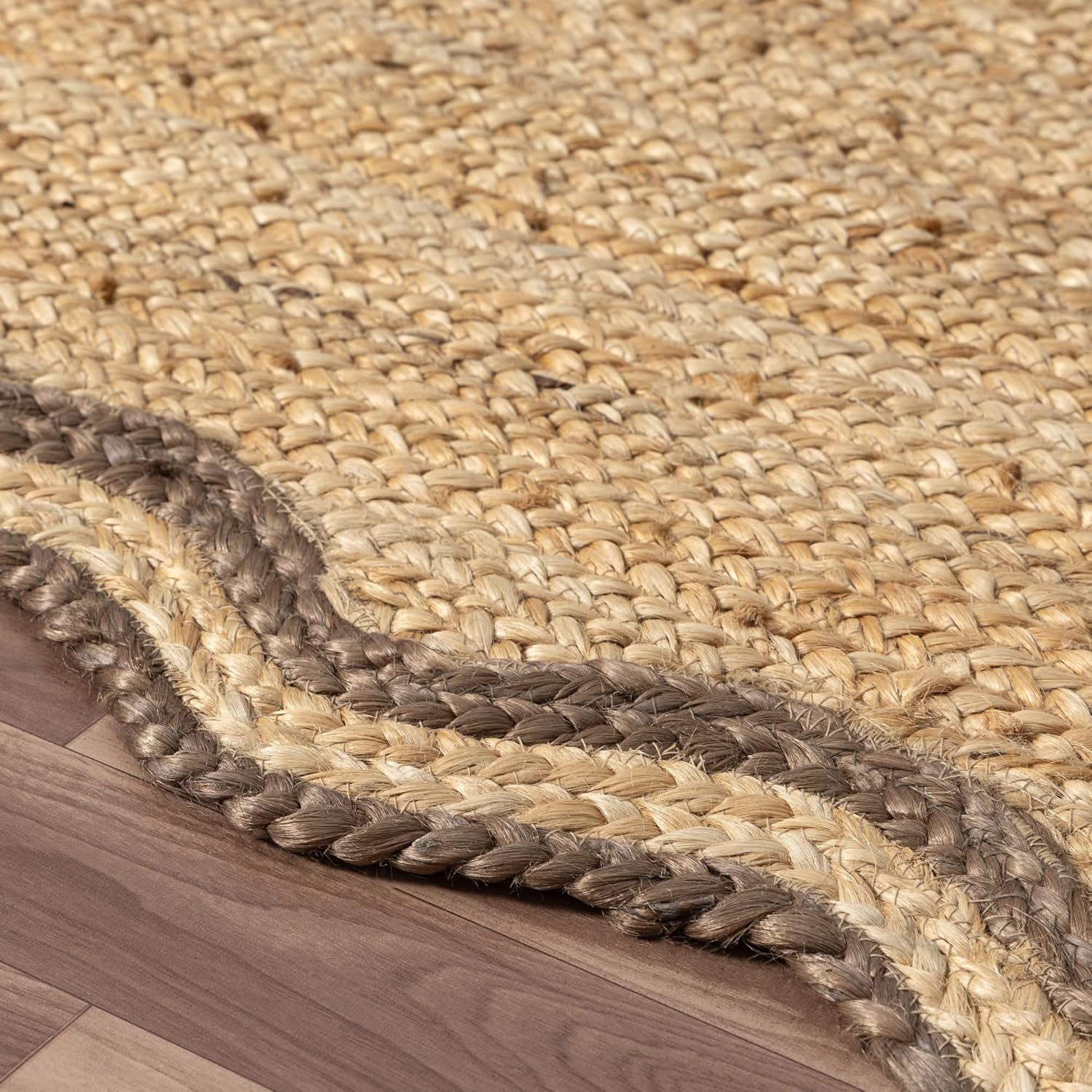 Wavy Border Jute Rug