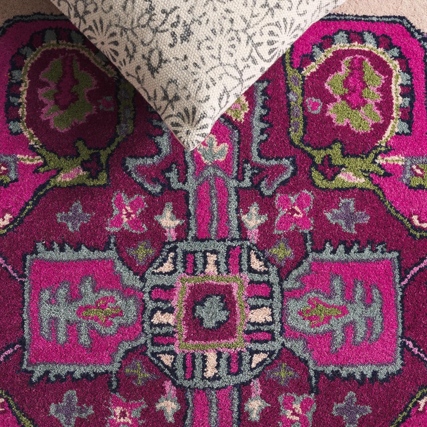 Hand Tufted New Zealand Wool Persian Medallion