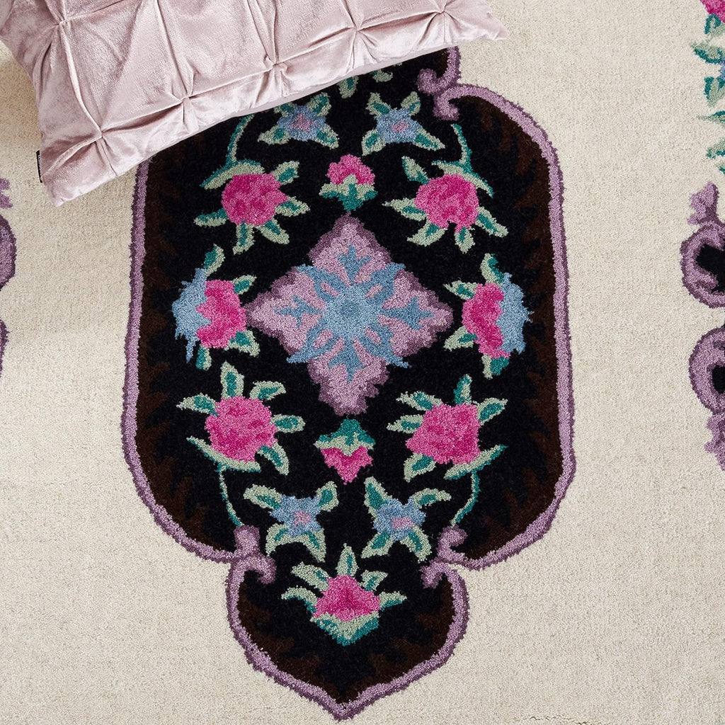 Vintage Isfahan Pattern Persian Carpet