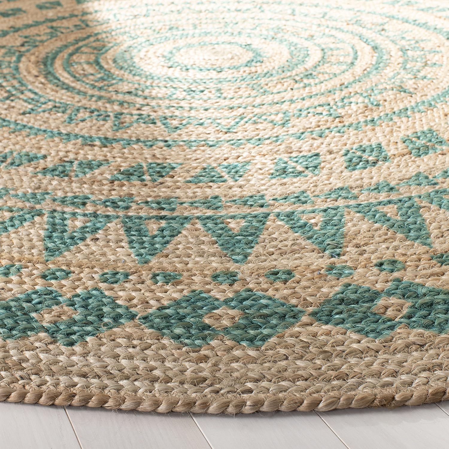 Handwoven Tribal Design Rug for Cozy Spaces