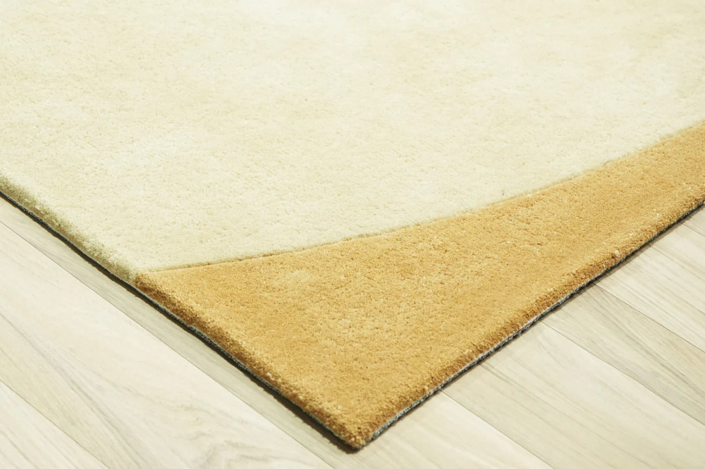 Ivory Dune Abstract Handcrafted Rug